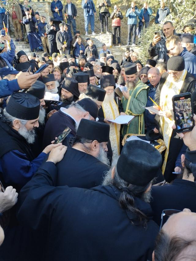 (Foto) Deshumarea Părintelui Dionisie de la Colciu – 17 noiembrie 2022
