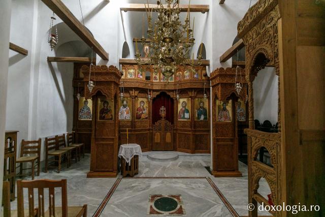 (Foto) Pași de pelerin la Mănăstirea Sfântul Visarion – Dousikou din Pyli, Grecia