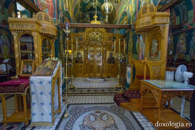 Interiorul katholikonului Mănăstirii Cuviosului David „Bătrânul” din Evia – Grecia 