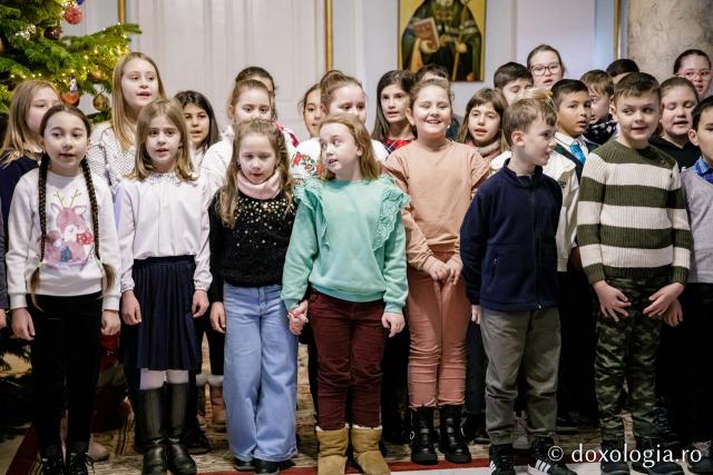 Școala „Vasile Conta” Iași, clasele a III-a B Prim și a II-a A Prim | Colindători la Reședința Mitropolitană (Foto) Școala „Vasile Conta” Iași, clasele a III-a B Prim și a II-a A Prim – Colindători la Reședința Mitropolitană 2022