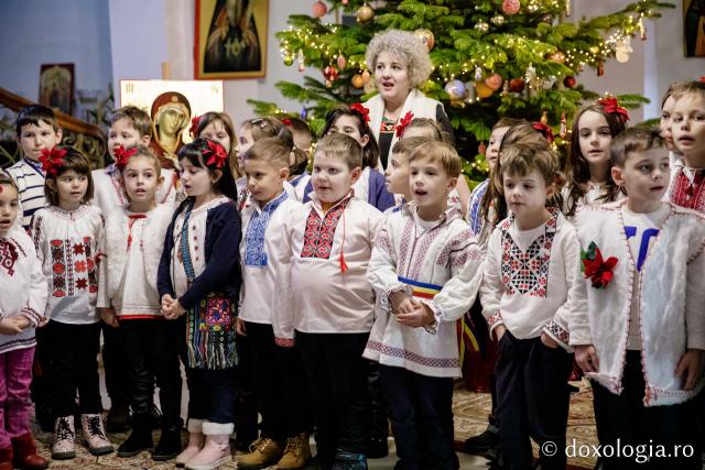 Școala „Vasile Conta” Iași, clasele pregătitoare A Prim și B Prim | Colindători la Reședința Mitropolitană (Foto) Școala „Vasile Conta” Iași, clasele pregătitoare A Prim și B Prim – Colindători la Reședința Mitropolitană 2022