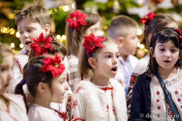 Școala „Vasile Conta” Iași, clasele pregătitoare A Prim și B Prim | Colindători la Reședința Mitropolitană (Foto) Școala „Vasile Conta” Iași, clasele pregătitoare A Prim și B Prim – Colindători la Reședința Mitropolitană 2022