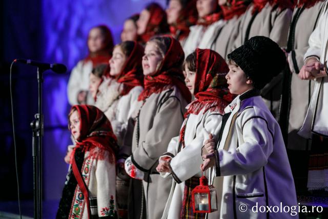 (Foto) „Pace sfântă pe pământ” – Concertul de colinde din acest an al Arhiepiscopiei Iașilor