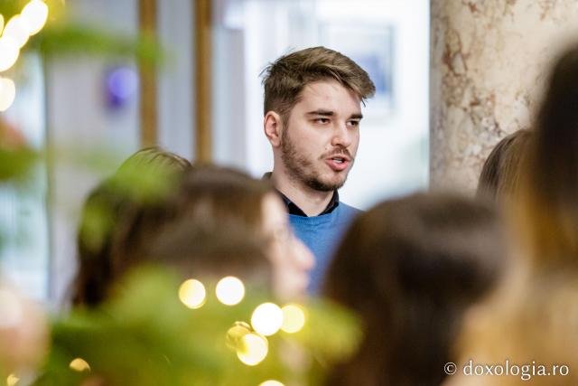 (Foto) Corul JoyCamps România – Colindători la Reședința Mitropolitană 2022