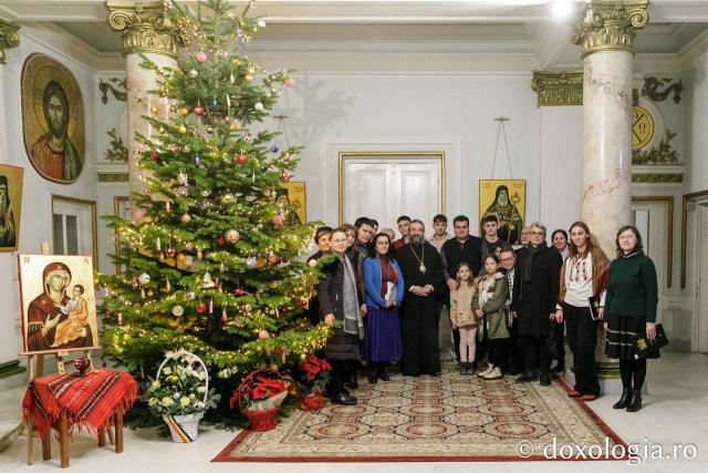(Foto) Corul „Sanctus” – Colindători la Reședința Mitropolitană 2022