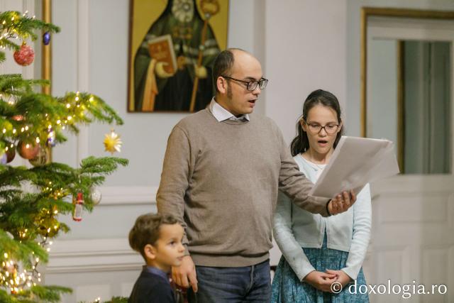 (Foto) Familia Johannis Hatlevik – Colindători la Reședința Mitropolitană 2022