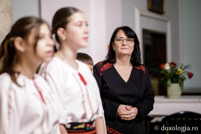 (Foto) Corul Mia Casa Inculeț, Fundația Solidaritate și Speranță – Colindători la Reședința Mitropolitană 2022