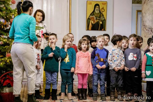 (Foto) Grădinița cu program prelungit „Sf. Sava” Iași – Colindători la Reședința Mitropolitană 2022