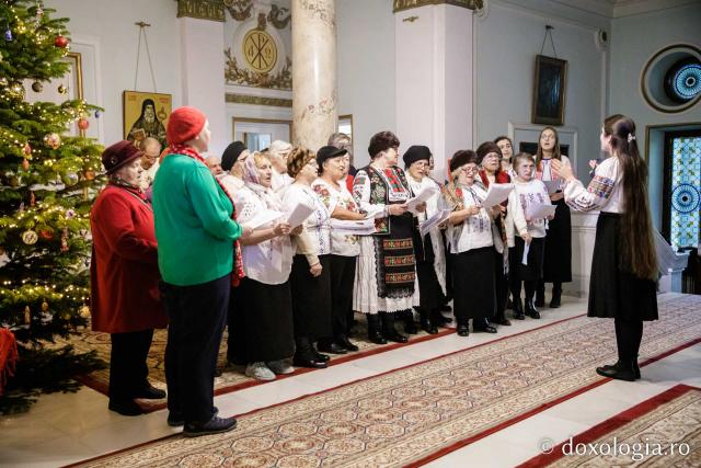 (Foto) Centrul de bătrâni din cadrul Fundației Solidaritate și Speranță Iași și Centrul de bătrâni din cadrul Parohiei Binecredinciosul Voievod Ștefan cel Mare și Sfânt din Iași - Colindători la Reședința Mitropolitană 2022 (Foto) Centrul de bătrâni din cadrul Fundației Solidaritate și Speranță Iași și Centrul de bătrâni din cadrul Parohiei Binecredinciosul Voievod Ștefan cel Mare și Sfânt din Iași - Colindători la Reședința Mitropolitană 2022