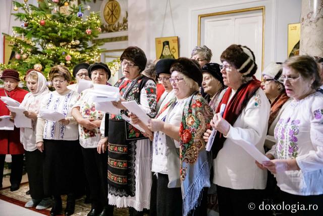 (Foto) Centrul de bătrâni din cadrul Fundației Solidaritate și Speranță Iași și Centrul de bătrâni din cadrul Parohiei Binecredinciosul Voievod Ștefan cel Mare și Sfânt din Iași - Colindători la Reședința Mitropolitană 2022 (Foto) Centrul de bătrâni din cadrul Fundației Solidaritate și Speranță Iași și Centrul de bătrâni din cadrul Parohiei Binecredinciosul Voievod Ștefan cel Mare și Sfânt din Iași - Colindători la Reședința Mitropolitană 2022