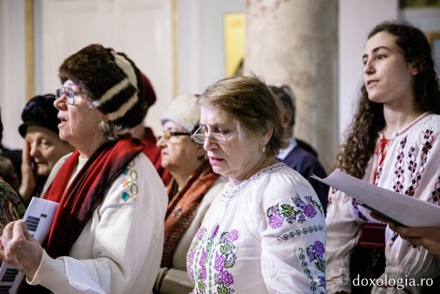 (Foto) Centrul de bătrâni din cadrul Fundației Solidaritate și Speranță Iași și Centrul de bătrâni din cadrul Parohiei Binecredinciosul Voievod Ștefan cel Mare și Sfânt din Iași - Colindători la Reședința Mitropolitană 2022 (Foto) Centrul de bătrâni din cadrul Fundației Solidaritate și Speranță Iași și Centrul de bătrâni din cadrul Parohiei Binecredinciosul Voievod Ștefan cel Mare și Sfânt din Iași - Colindători la Reședința Mitropolitană 2022