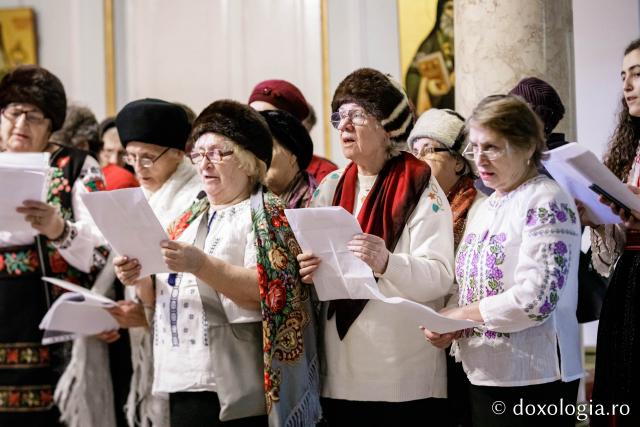 (Foto) Centrul de bătrâni din cadrul Fundației Solidaritate și Speranță Iași și Centrul de bătrâni din cadrul Parohiei Binecredinciosul Voievod Ștefan cel Mare și Sfânt din Iași - Colindători la Reședința Mitropolitană 2022 (Foto) Centrul de bătrâni din cadrul Fundației Solidaritate și Speranță Iași și Centrul de bătrâni din cadrul Parohiei Binecredinciosul Voievod Ștefan cel Mare și Sfânt din Iași - Colindători la Reședința Mitropolitană 2022
