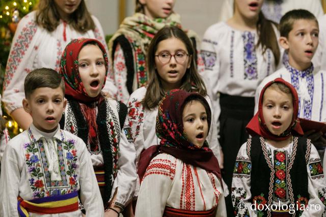 (Foto) Mini Byzantion – Colindători la Reședința Mitropolitană 2022