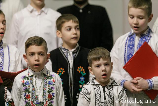 (Foto) Mini Byzantion – Colindători la Reședința Mitropolitană 2022