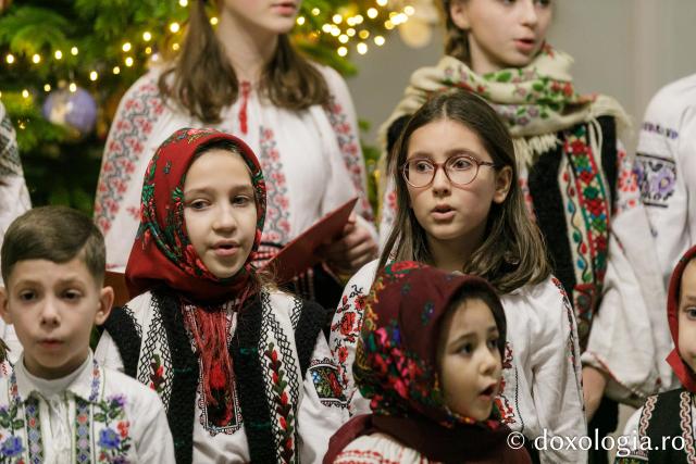 (Foto) Mini Byzantion – Colindători la Reședința Mitropolitană 2022