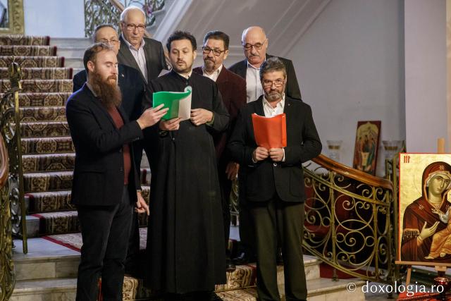 (Foto) Parohia Bârnova – Colindători la Reședința Mitropolitană 2022