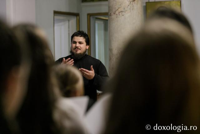 (Foto) Parohia Buhăieni – Colindători la Reședința Mitropolitană 2022