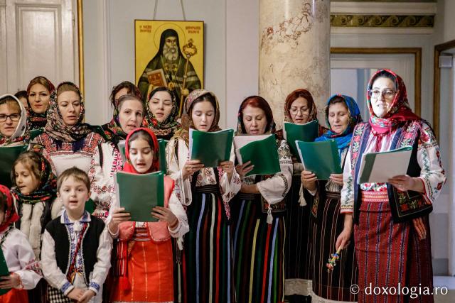 (Foto) Parohia Ciurea – Colindători la Reședința Mitropolitană 2022