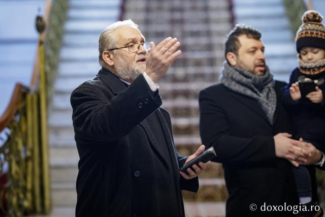 (Foto) Parohia Curelari – Colindători la Reședința Mitropolitană 2022