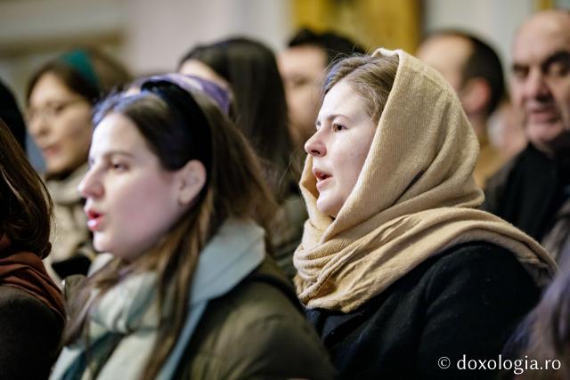 (Foto) Parohia Curelari – Colindători la Reședința Mitropolitană 2022