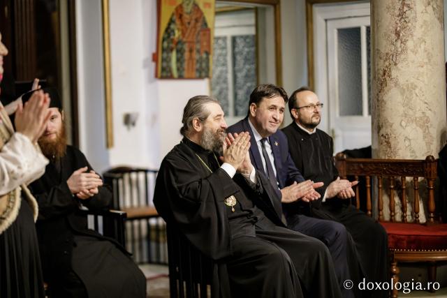 (Foto) Parohia Feredeni – Colindători la Reședința Mitropolitană 2022