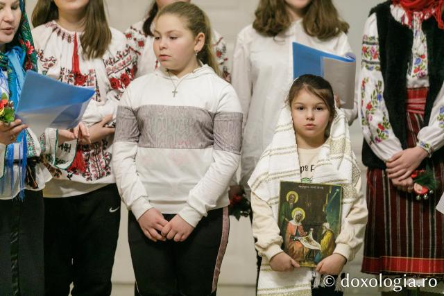 (Foto) Parohia Ghelăiești – Colindători la Reședința Mitropolitană 2022