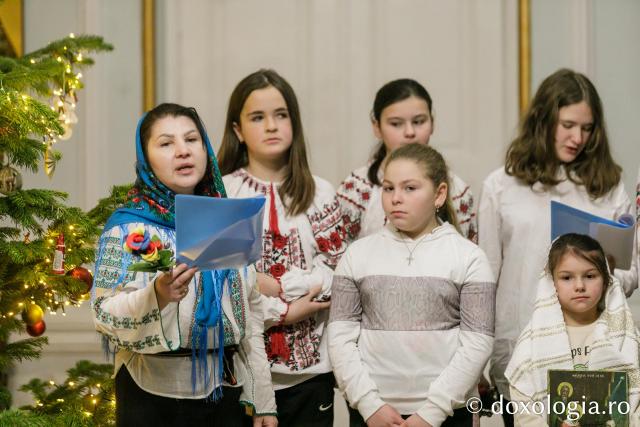 (Foto) Parohia Ghelăiești – Colindători la Reședința Mitropolitană 2022
