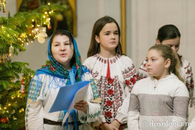 (Foto) Parohia Ghelăiești – Colindători la Reședința Mitropolitană 2022