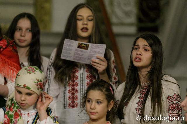(Foto) Parohia Isaia – Colindători la Reședința Mitropolitană 2022