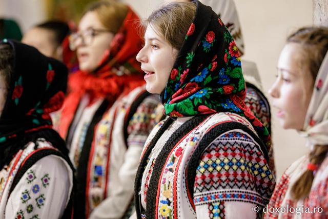 (Foto) Parohia Stefanești – Colindători la Reședința Mitropolitană 2022