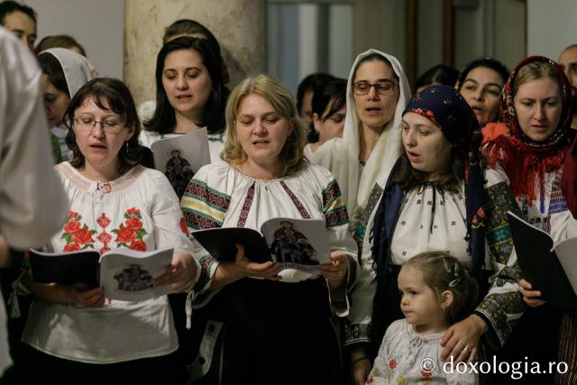 (Foto) Parohia Tălpălari – Colindători la Reședința Mitropolitană 2022