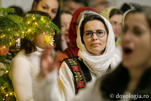 (Foto) Parohia Tălpălari – Colindători la Reședința Mitropolitană 2022