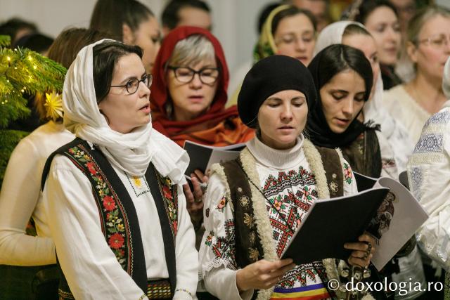 (Foto) Parohia Tălpălari – Colindători la Reședința Mitropolitană 2022