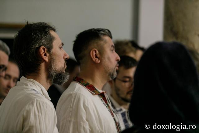 (Foto) Parohia Tălpălari – Colindători la Reședința Mitropolitană 2022