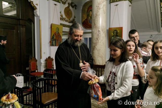 (Foto) Parohia Tălpălari – Colindători la Reședința Mitropolitană 2022