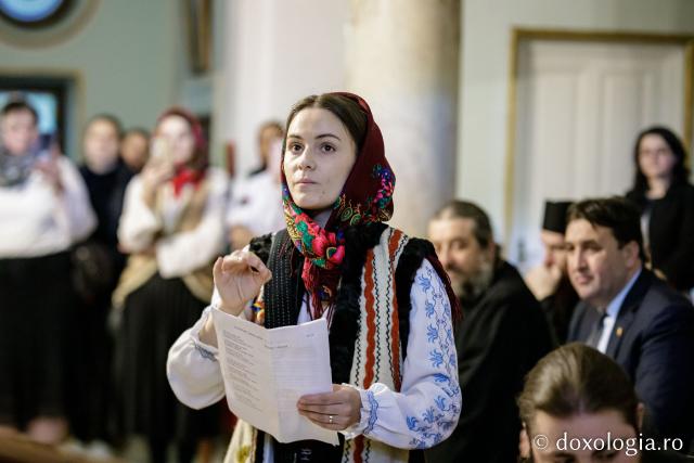 (Foto) Parohia Țolici - Neamț – Colindători la Reședința Mitropolitană 2022