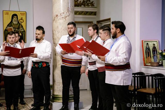 (Foto) Psalții Catedralei – Colindători la Reședința Mitropolitană 2022   