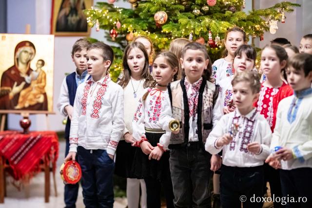 (Foto) Scoala Ion Simionescu, cl. a II-a – Colindători la Reședința Mitropolitană 2022