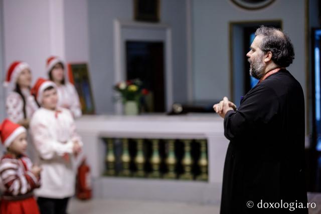 (Foto) Școala Vasile Pavelcu Iași – Colindători la Reședința Mitropolitană 2022