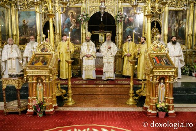 (Foto) Prăznuirea Sfântului Ierarh Iosif cel Milostiv la Catedrala Mitropolitană din Iași – 2023