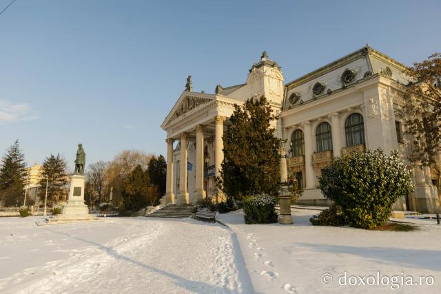 (Foto) La pas prin Târgul Ieșilor într-o dimineață geroasă