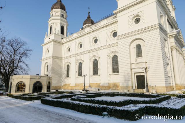 (Foto) La pas prin Târgul Ieșilor într-o dimineață geroasă
