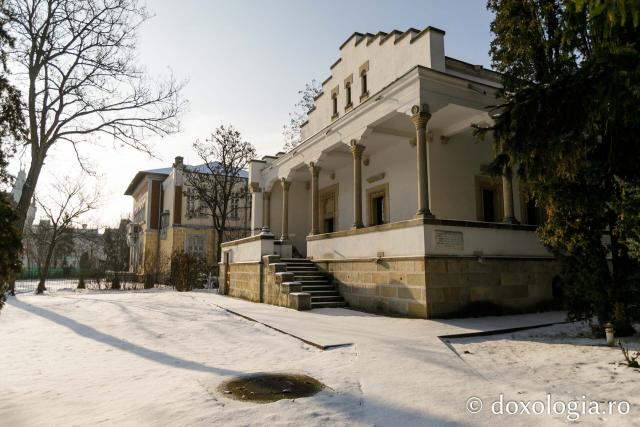 (Foto) La pas prin Târgul Ieșilor într-o dimineață geroasă