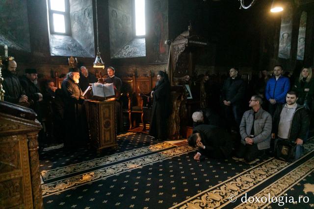 (Foto) Denia din Sfânta și Marea Marți la Mănăstirea Cetățuia