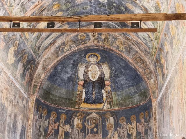 (Foto) Pași de pelerin la Biserica „Sfânta Sofia” din Ohrid, Macedonia de Nord