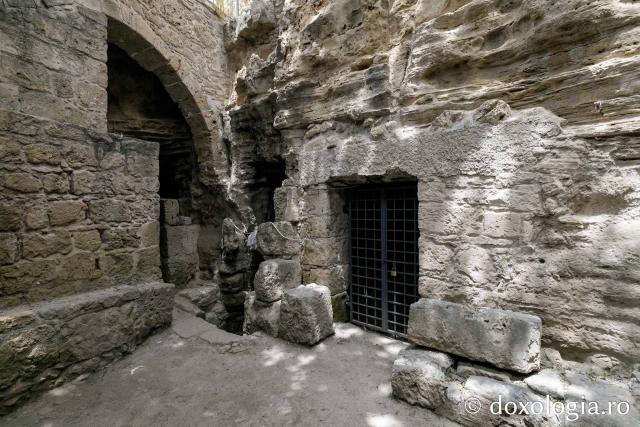 (Foto) Momentele de tihnă la Catacomba Sfintei Solomoni din Paphos