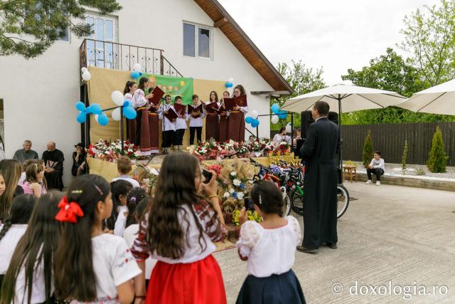 (Foto) Festivalul Concurs „Poezie în glas de copil” (ediția a XII-a) la Parohia Dumitreștii Gălății