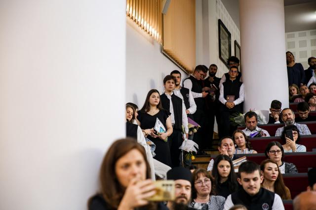 (Foto) Starețul Efrem la festivitatea de încheiere a anului școlar la Colegiul Ortodox din Cluj