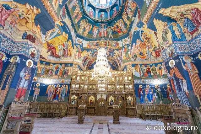 Biserica „Sfinții Împărați Constantin și Elena” din localitatea Mironeasa în așteptarea veșmântului de sfințire / Foto: pr. Silviu Cluci Biserica din Mironeasa
