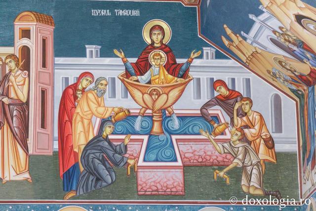 Biserica „Sfinții Împărați Constantin și Elena” din localitatea Mironeasa în așteptarea veșmântului de sfințire / Foto: pr. Silviu Cluci fresca bisericii din Mironeasa